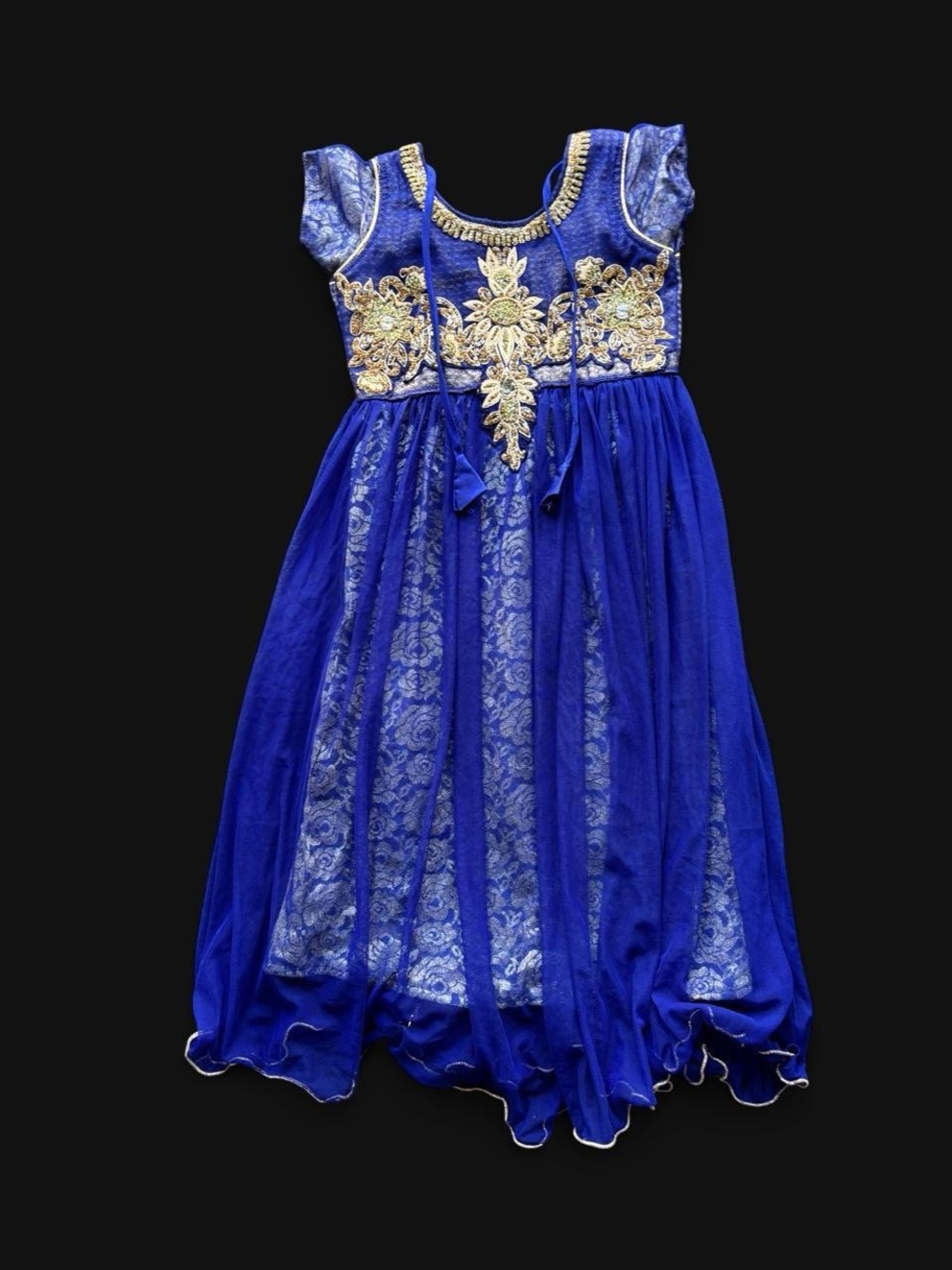 ✨ Blue & gold
embroidered dress with gold floral embroidery✨